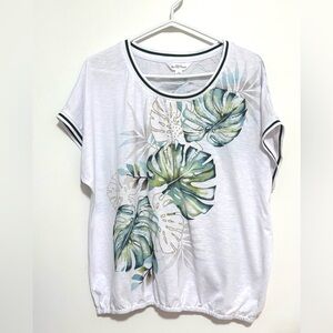 Northern Reflections White Top with Green Leaf Design L Petite EUC